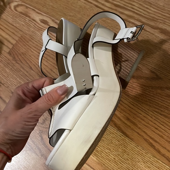 Platform - Picture 4 of 4